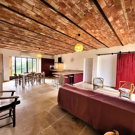 Holiday home La Grange Des Joumillons Saint-Saturnin-les-Apt